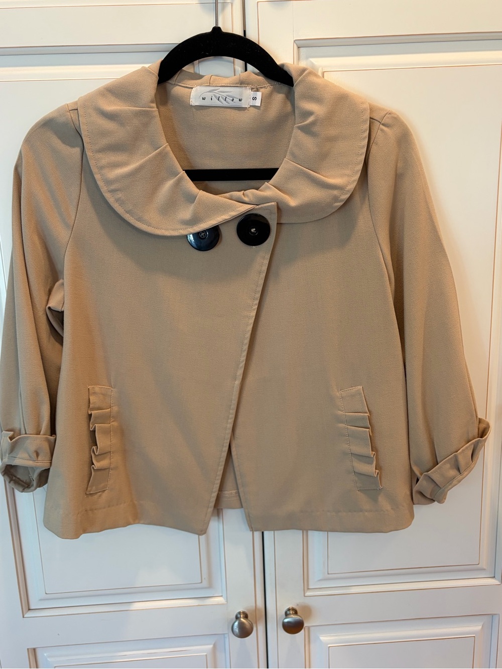 Willow Beige Short Blazer with Rounded Collar